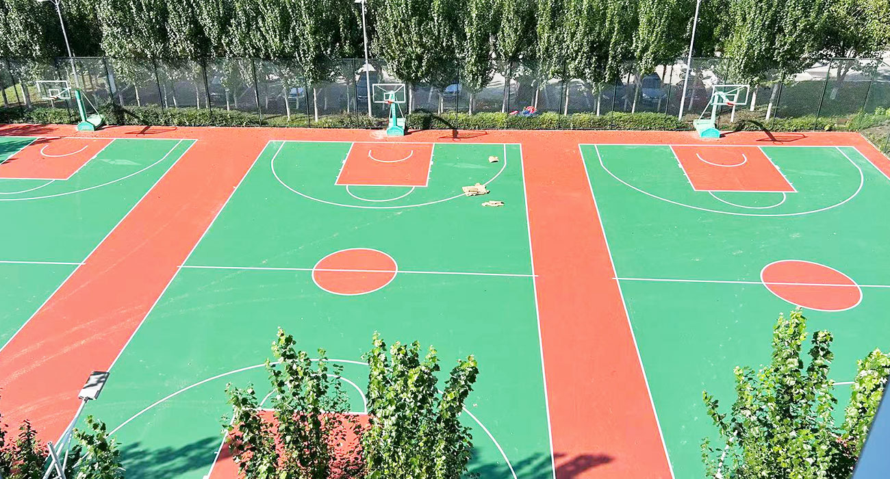 大连理工大学盘锦校区硅PU球场，6000方