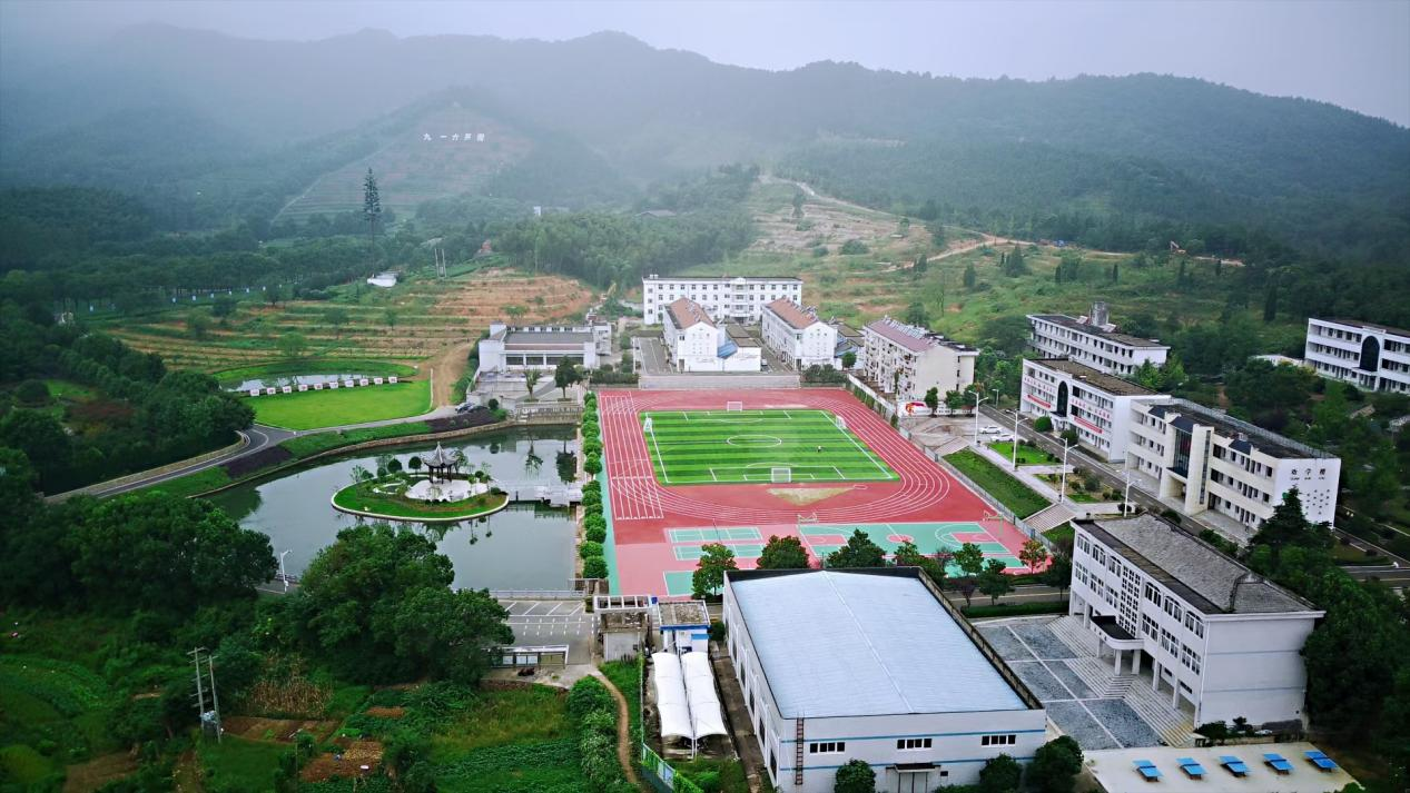 【课堂】为什么室外塑胶球场普遍使用硅PU材料？